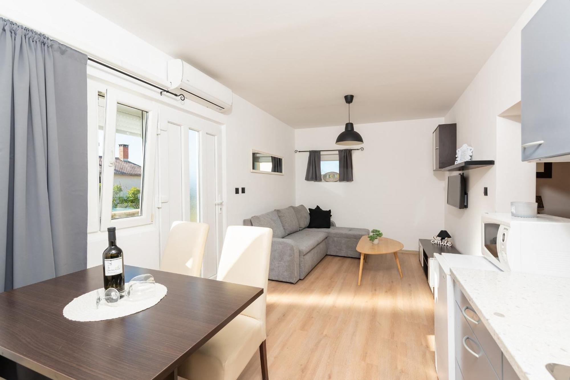Apartments Dobrec Fuskulin ภายนอก รูปภาพ